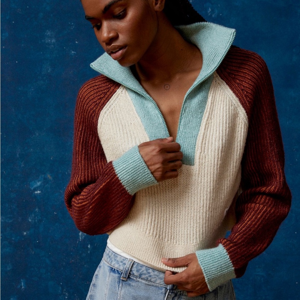 Urban Outfitters Colorblock Zip-Up Women Sweater. NWT
